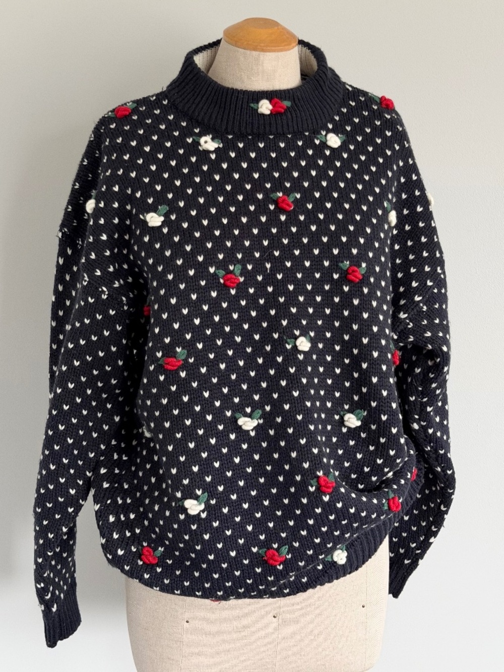 90s Rosebud Embroidered Oversized Navy Pullover, Size M